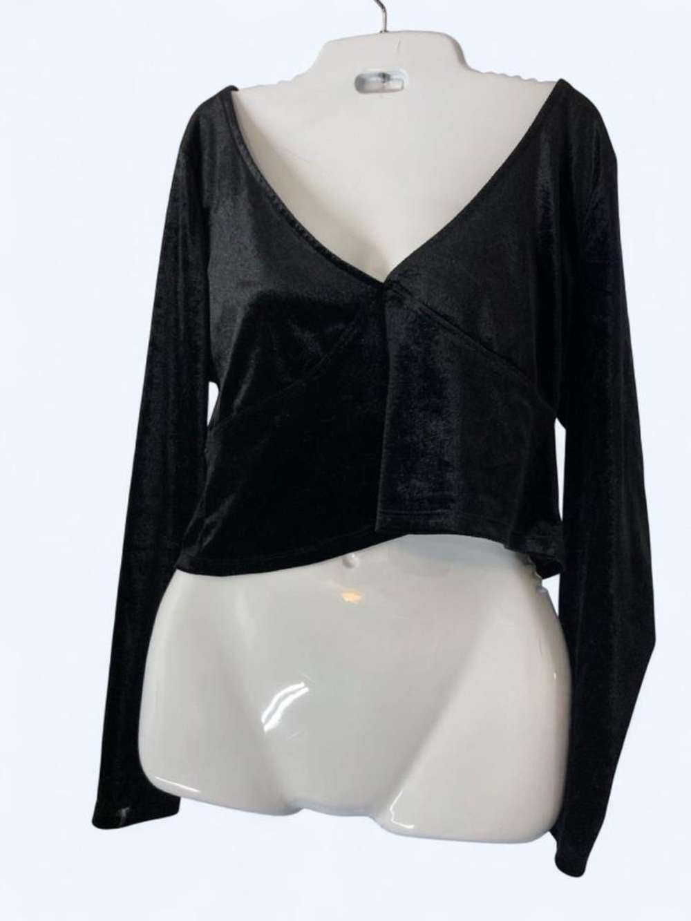 Black velvet long sleeve blouse with a V-neckline Size M Sincerely Jules